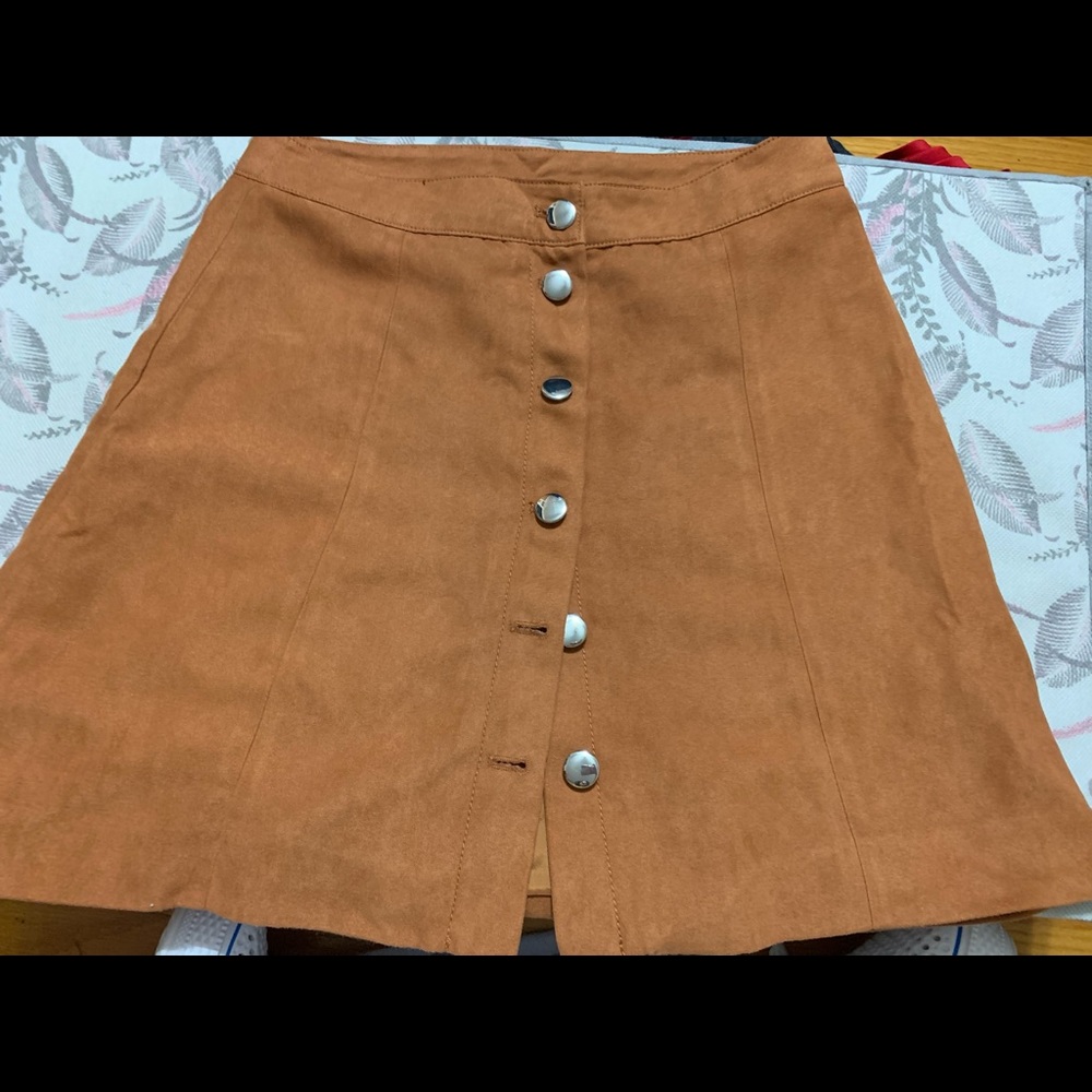 H&M button up skirt